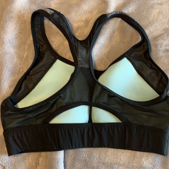 Bundle of 2 PINK sports bras - Picture 7 of 9